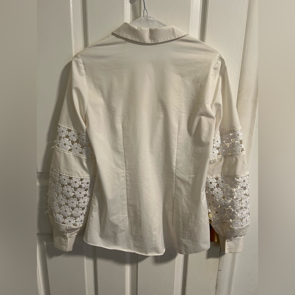 Blouse - Picture 2 of 3